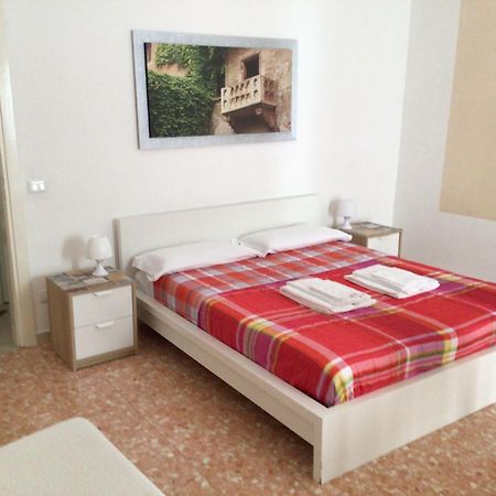 A Due Passi Da Giulietta-Casa Capuleti Apartment Verona Luaran gambar