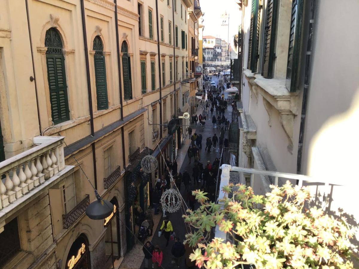 A Due Passi Da Giulietta-Casa Capuleti Apartment Verona Luaran gambar