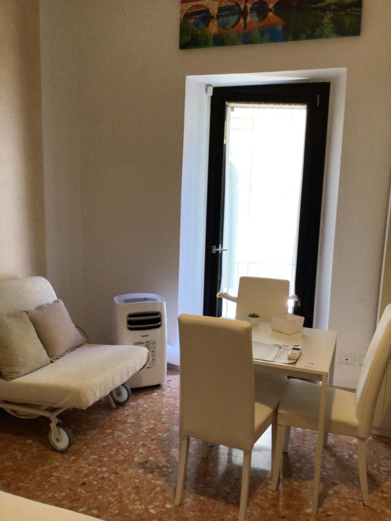 A Due Passi Da Giulietta-Casa Capuleti Apartment Verona Luaran gambar
